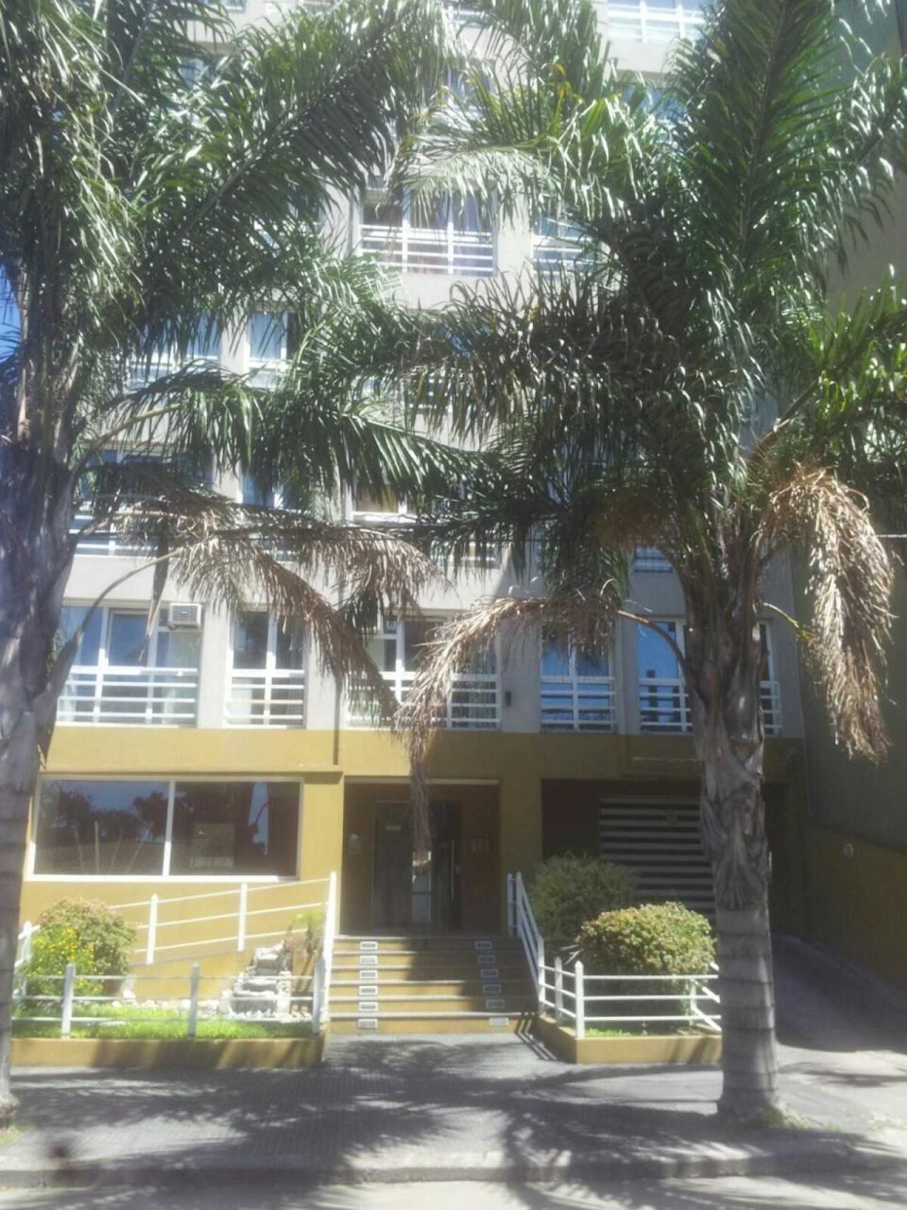 RETASADO! EDIFICIO ITATI "l" , URQUIZA 1655  IMPECABLE MONOAMBIENTE CON VESTIDOR