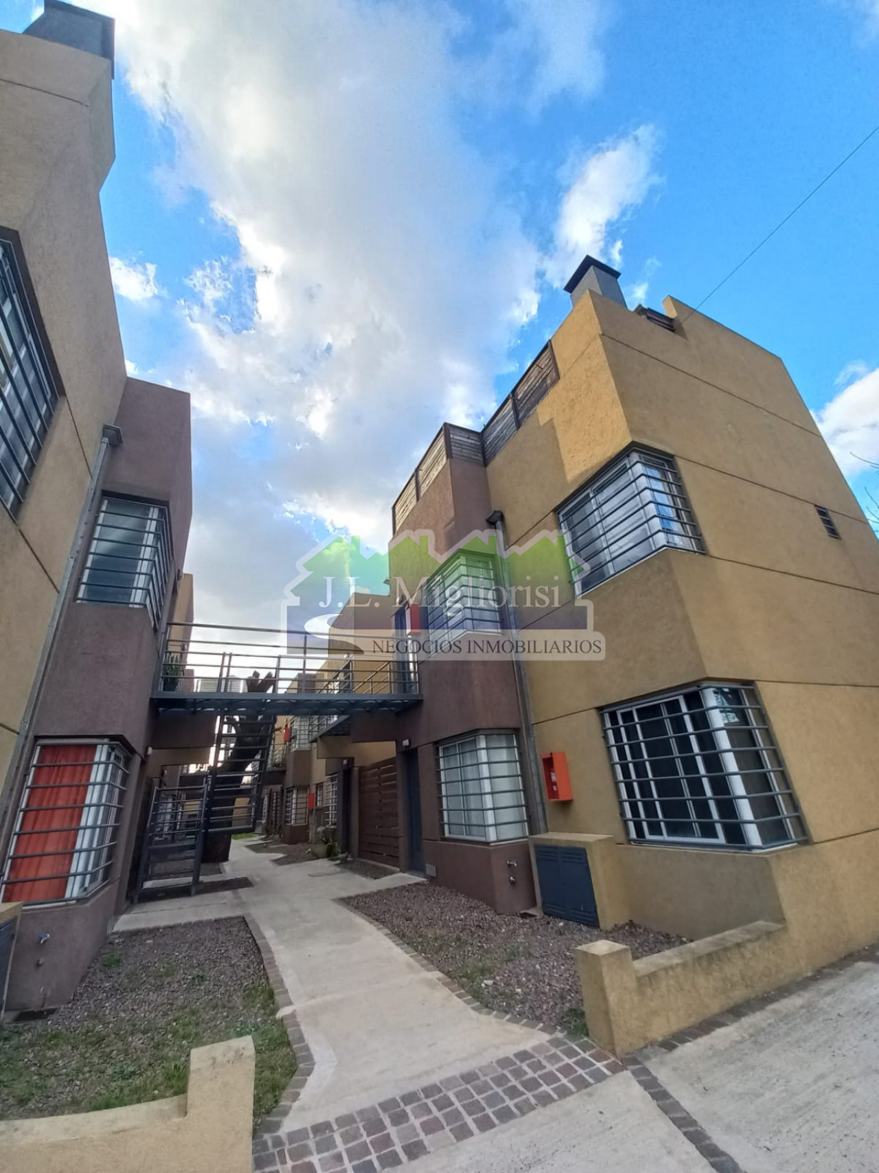 VENTA APTO CREDITO DUPLEX DEPARTAMENTO JOSE C PAZ