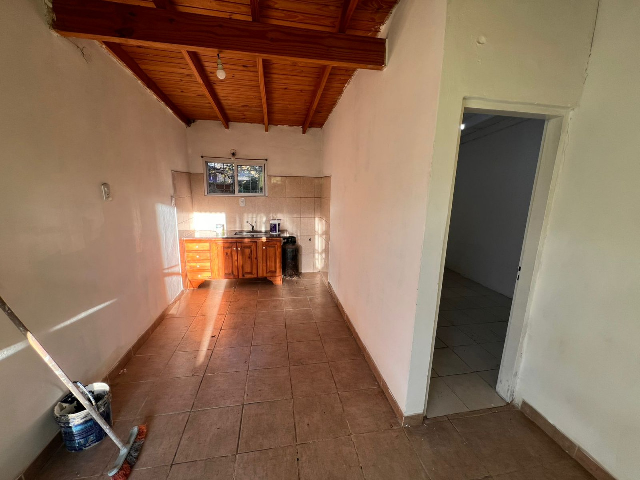 DEPARTAMENTO DOS AMBIENTES CON PATIO EN JCPAZ