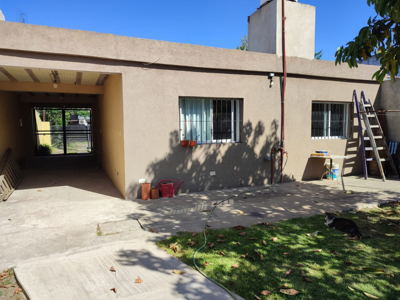 CASA 3 AMBIENTES CON COCHERA CUBIERTA EN JOSÉ C. PAZ