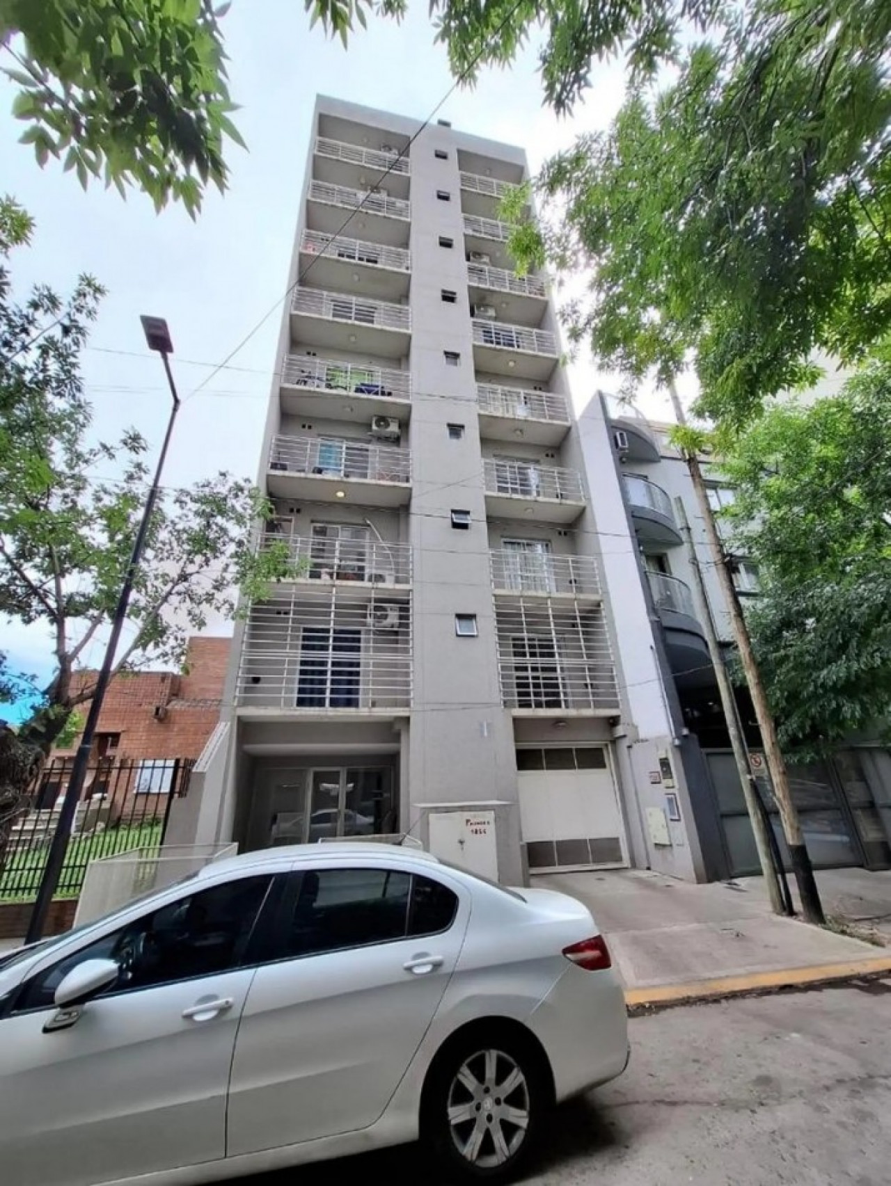 ALQUILER MONOAMBIENTE CON BALCON Y COCHERA SAN MIGUEL CENTRO