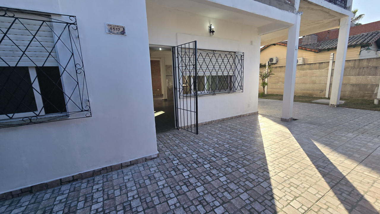 Alquiler Casa 3 Ambientes en José C. Paz, a 100mts de 197 (Av. Pres. Hipólito Yrigoyen) y a 600mts de Ruta 8 (Av. Pres. Arturo Umberto Illia