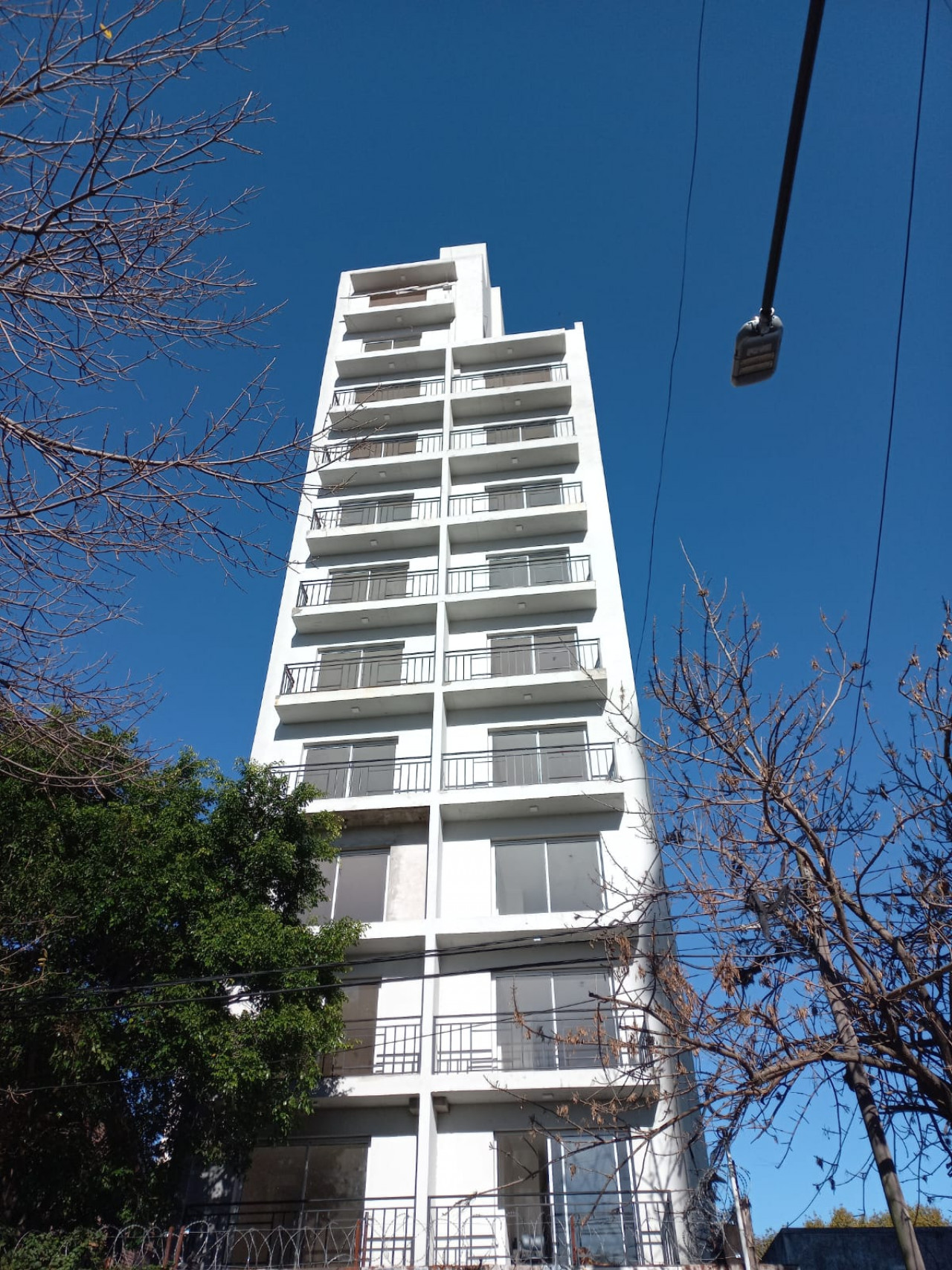 DEPARTAMENTO AMPLIO EN SAN MIGUEL A ESTRENAR, a una cuadra de Av. Pte. Perón