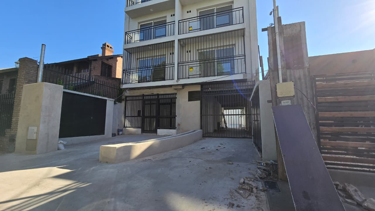 DEPARTAMENTO AMPLIO EN SAN MIGUEL A ESTRENAR, a una cuadra de Av. Pte. Perón